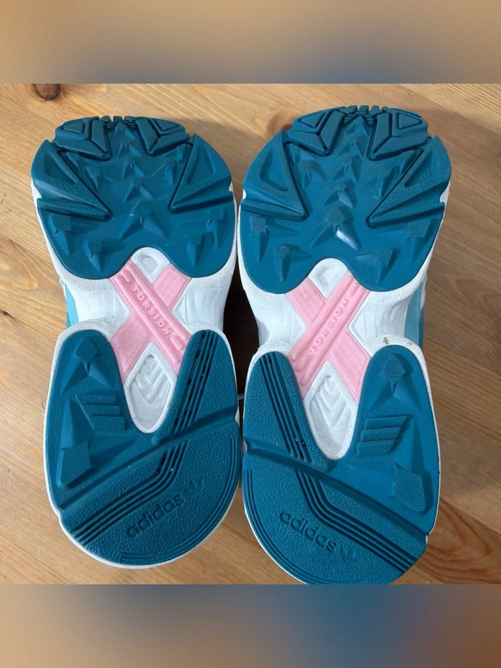 Women's Adidas Falcon EF1963 Retro Sneaker Blue Teal Aqua  Running Shoes 7 Ombre